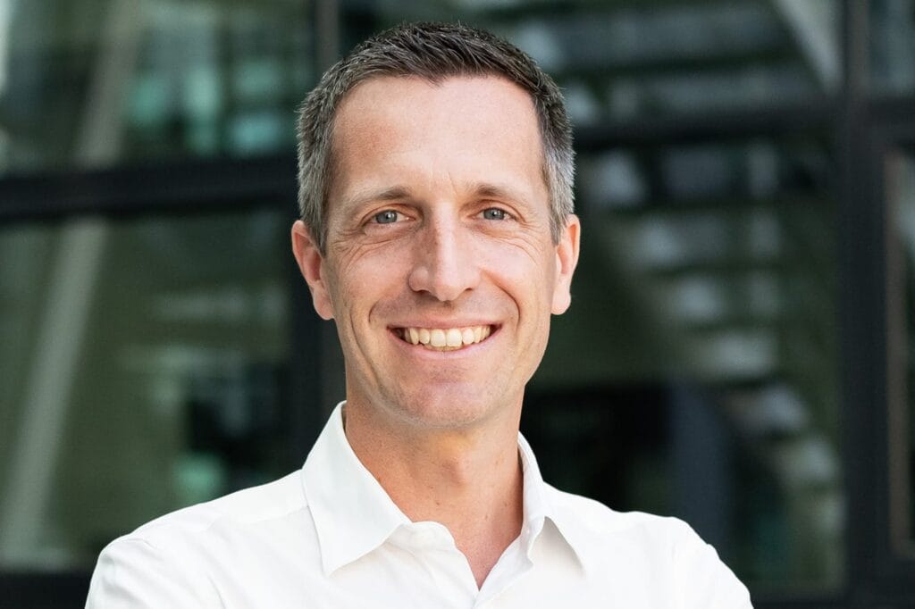 Portrait von Manuel Götzendörfer, Experte für Innovation, Transformation und Unternehmensgründung und promovierte im Innovationsmanagement an der TU München.